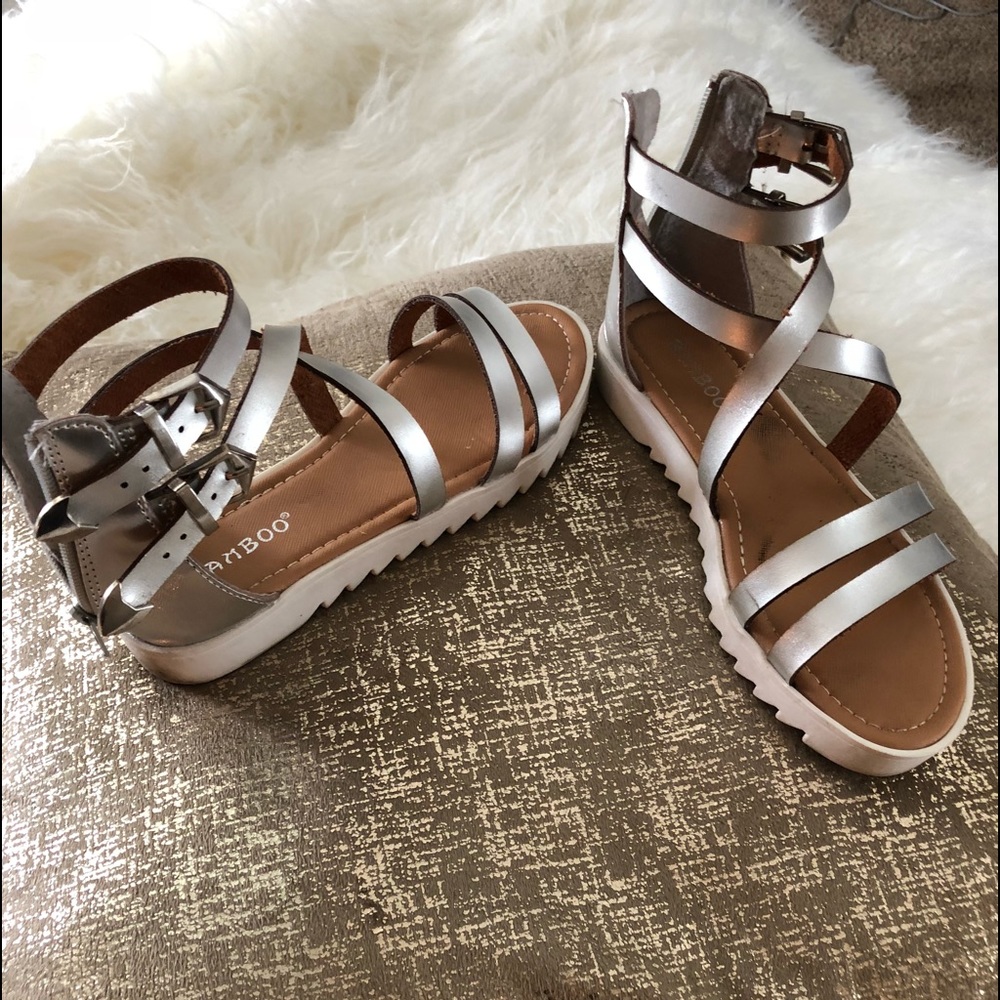 Bamboo sandals size 6